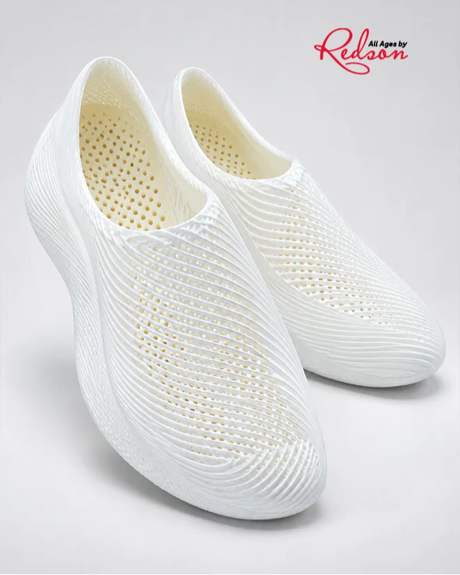 Lightweight Ventilated Slip On Clogs / Casual Shoes